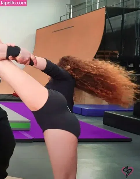 Sofie Dossi / sofiedossi Onlyfans Photo Gallery 