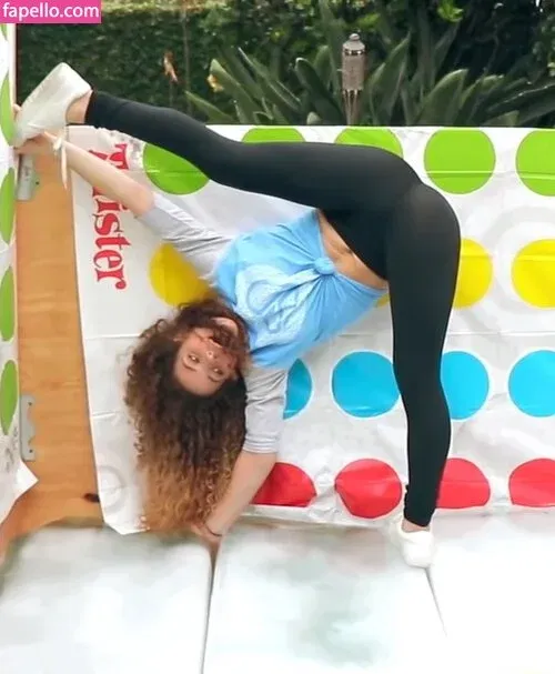 Sofie Dossi / sofiedossi Onlyfans Photo Gallery 