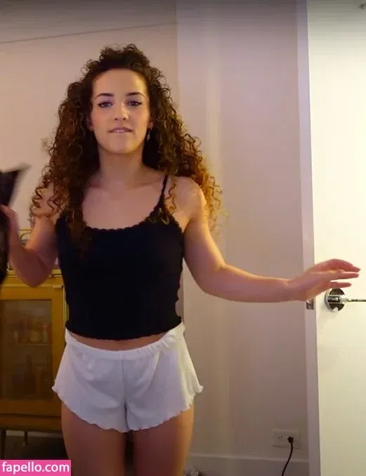 Sofie Dossi / sofiedossi Onlyfans Photo Gallery 