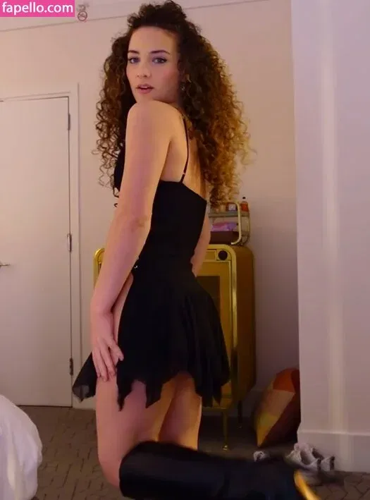 Sofie Dossi / sofiedossi Onlyfans Photo Gallery 