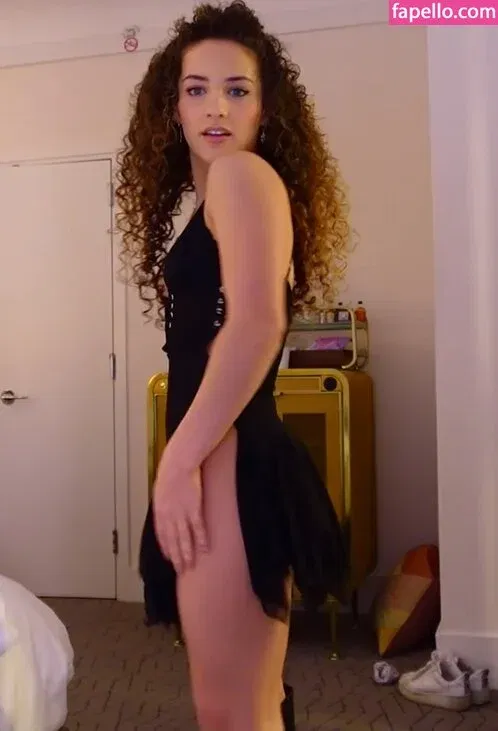 Sofie Dossi / sofiedossi Onlyfans Photo Gallery 