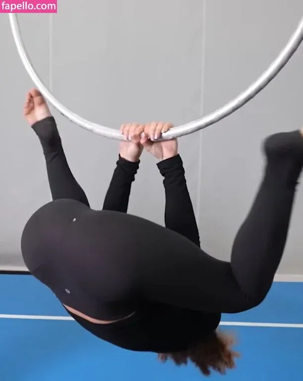 Sofie Dossi / sofiedossi Onlyfans Photo Gallery 