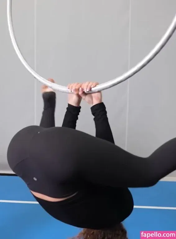 Sofie Dossi / sofiedossi Onlyfans Photo Gallery 