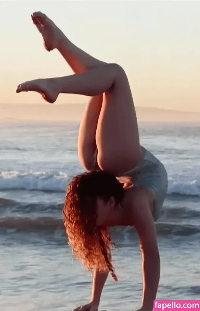 Sofie Dossi / sofiedossi Onlyfans Photo Gallery 