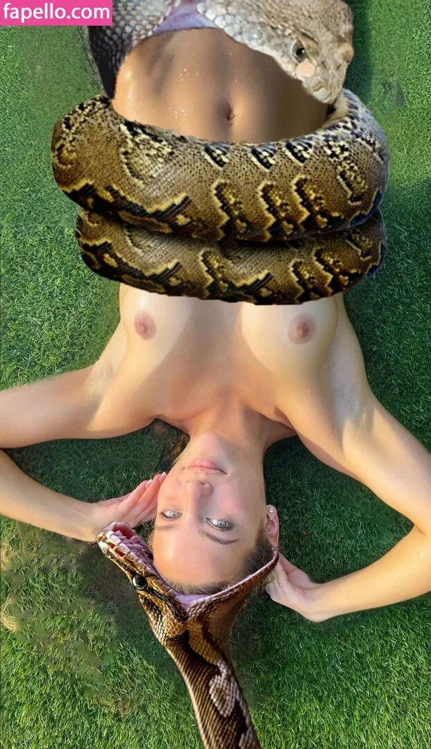 Sofie Dossi / sofiedossi Onlyfans Photo Gallery 