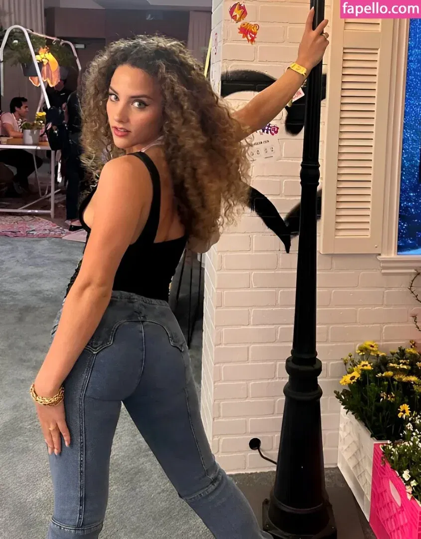 Sofie Dossi / sofiedossi Onlyfans Photo Gallery 
