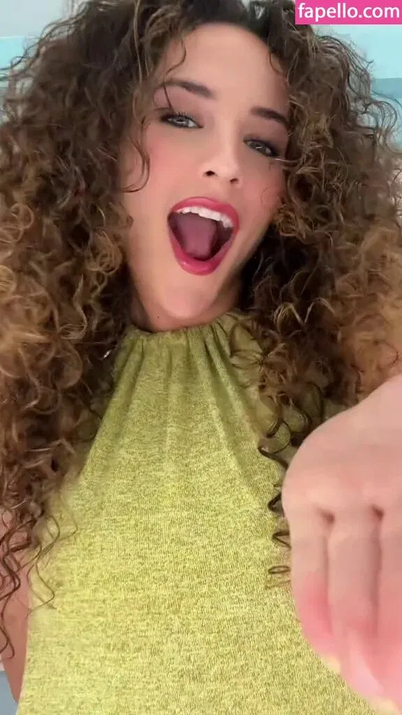 Sofie Dossi / sofiedossi Onlyfans Photo Gallery 