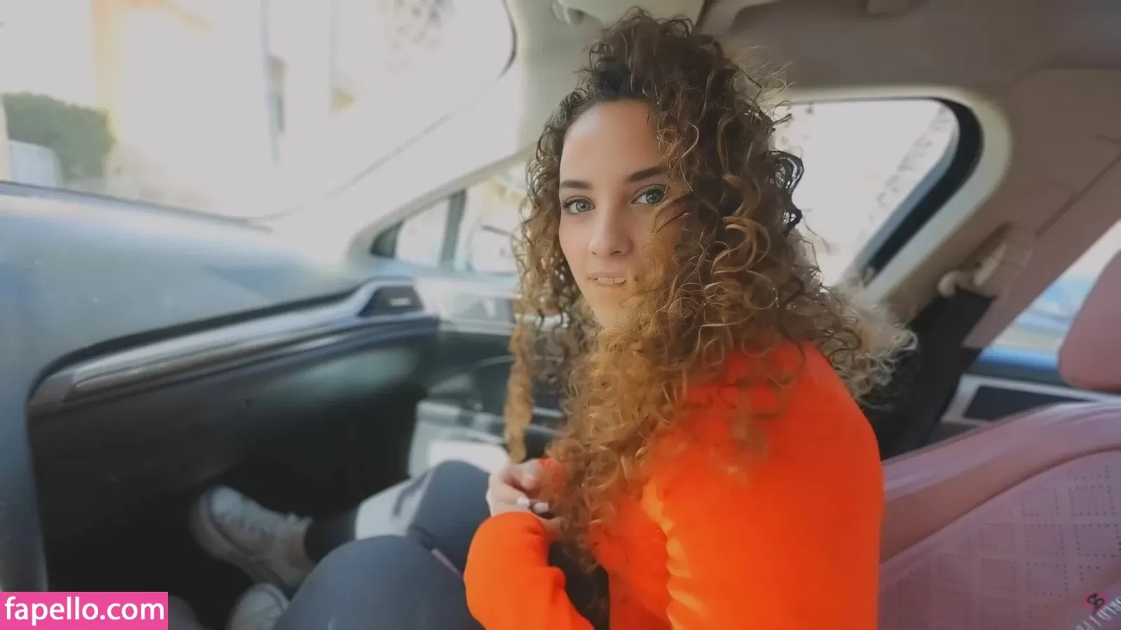 Sofie Dossi / sofiedossi Onlyfans Photo Gallery 