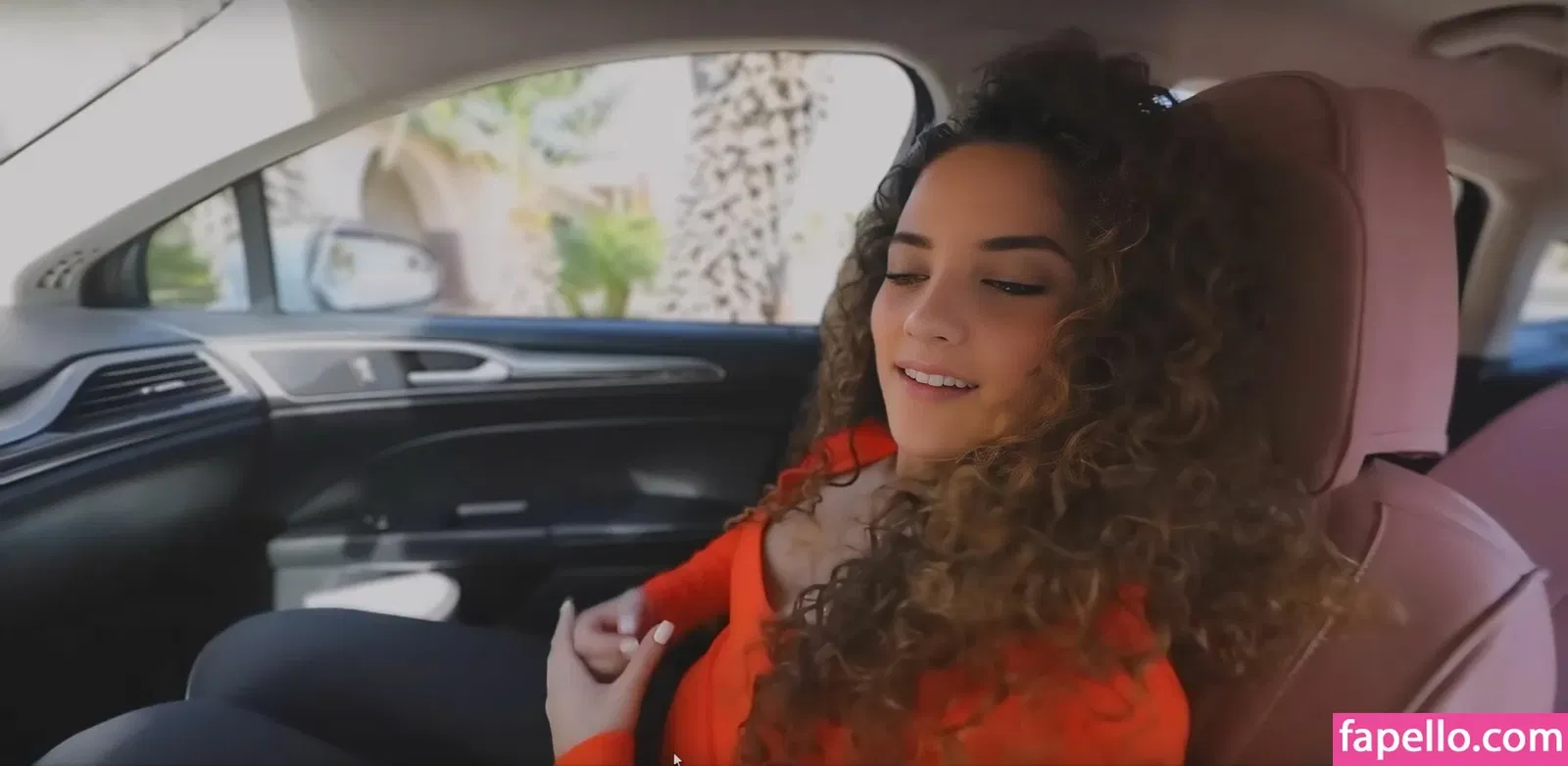 Sofie Dossi / sofiedossi Onlyfans Photo Gallery 