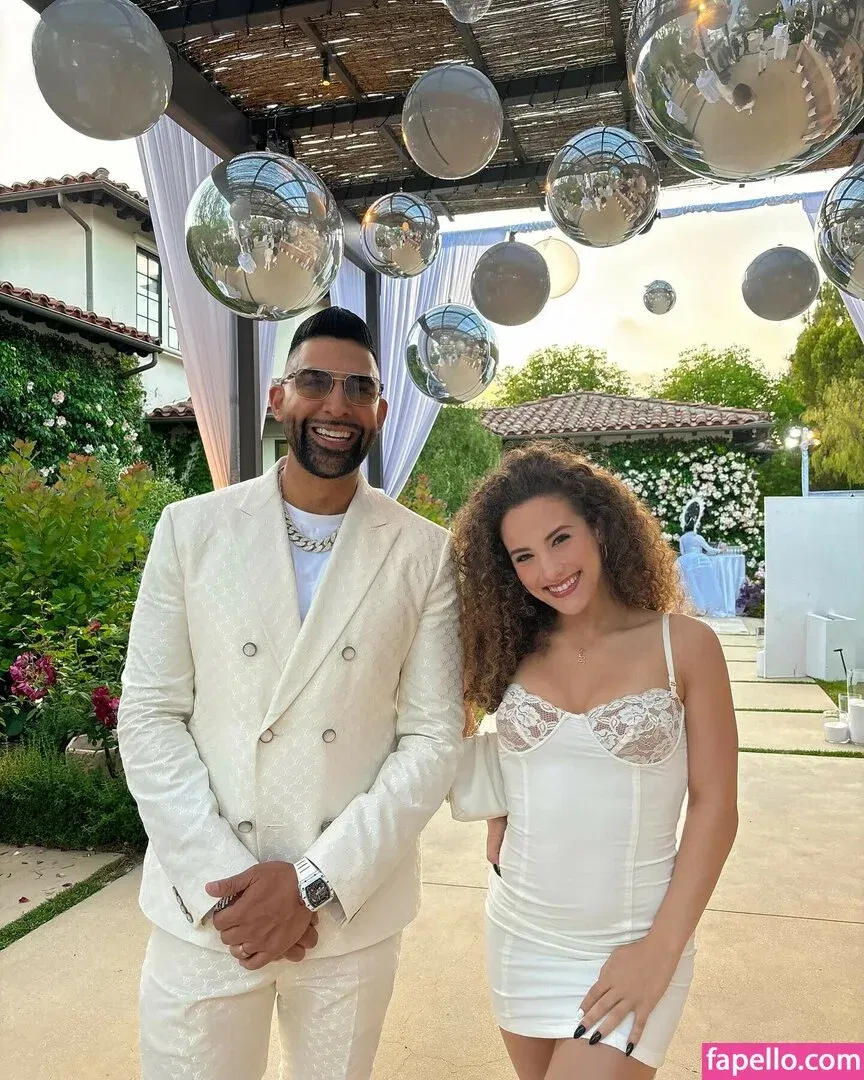 Sofie Dossi / sofiedossi Onlyfans Photo Gallery 