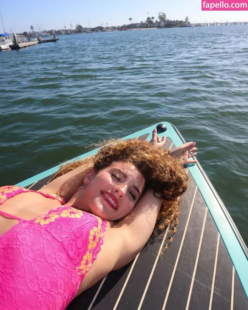 Sofie Dossi / sofiedossi Onlyfans Photo Gallery 