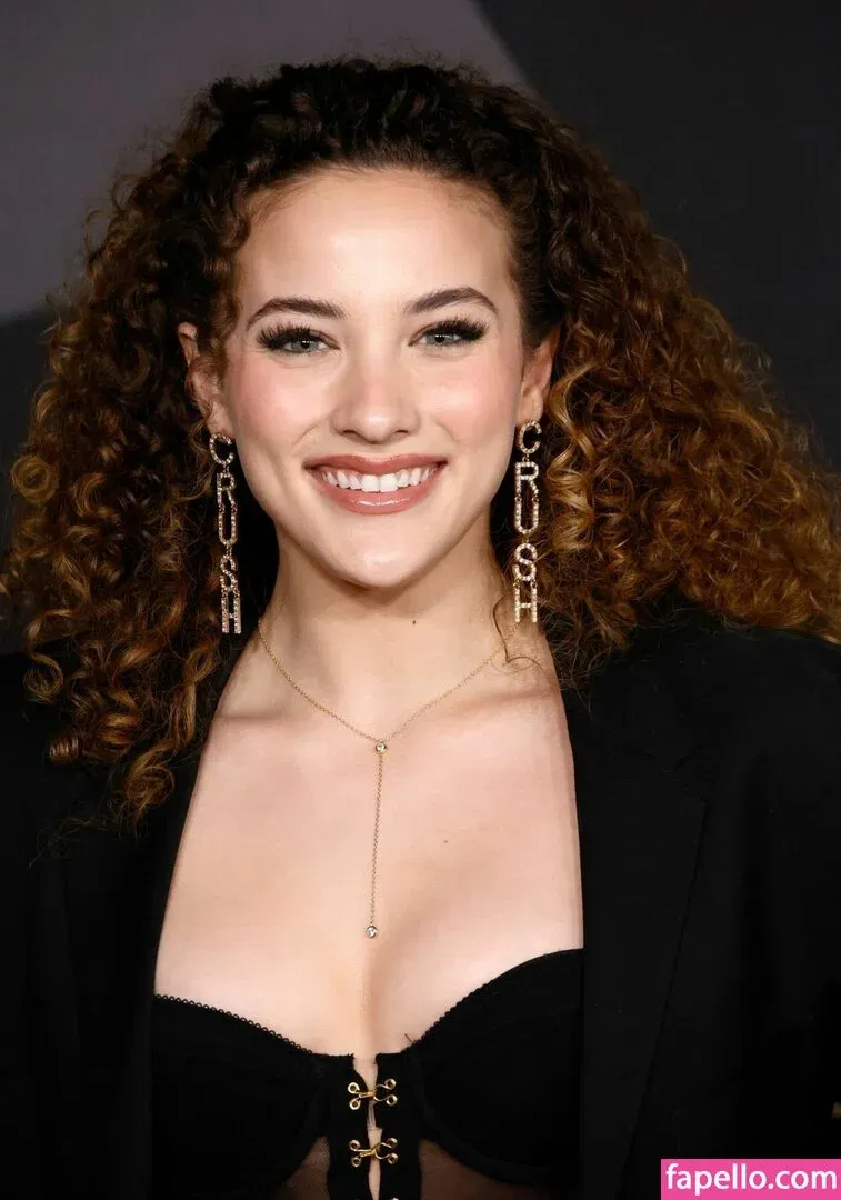 Sofie Dossi / sofiedossi Onlyfans Photo Gallery 