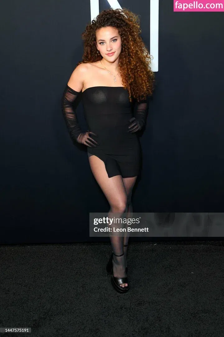 Sofie Dossi / sofiedossi Onlyfans Photo Gallery 