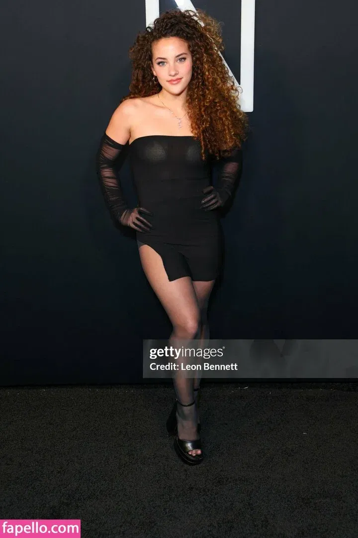 Sofie Dossi / sofiedossi Onlyfans Photo Gallery 