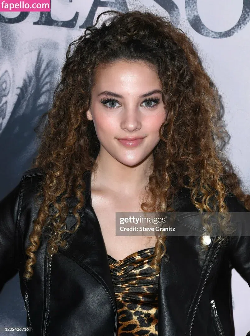 Sofie Dossi / sofiedossi Onlyfans Photo Gallery 