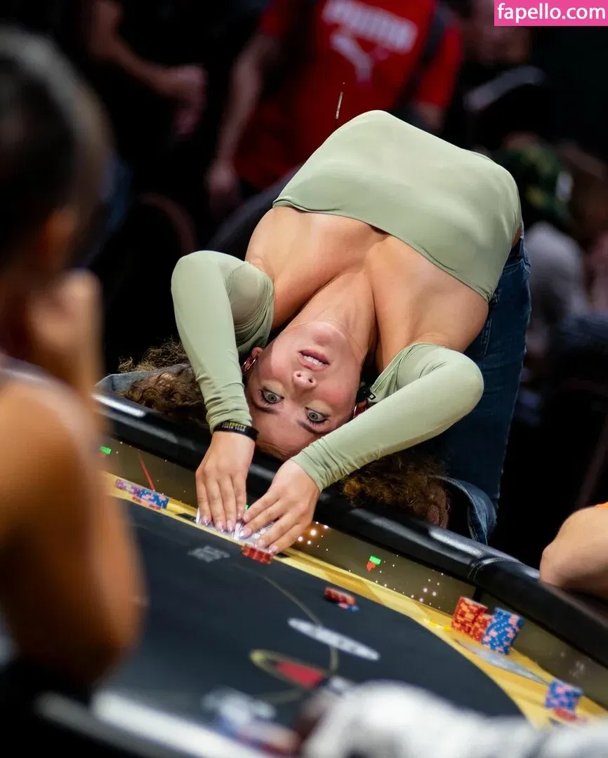 Sofie Dossi / sofiedossi Onlyfans Photo Gallery 