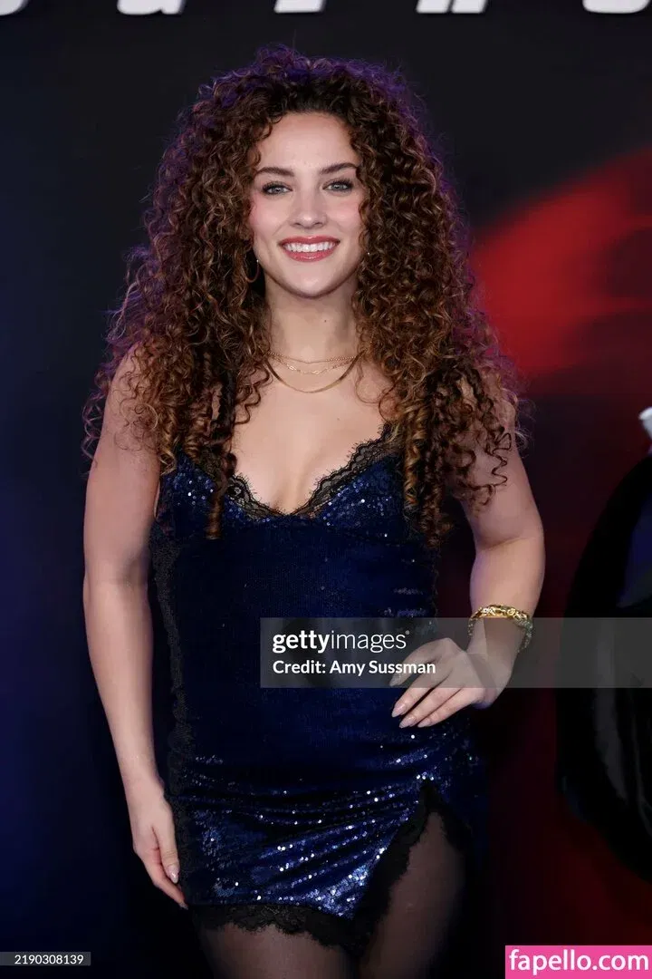 Sofie Dossi / sofiedossi Onlyfans Photo Gallery 
