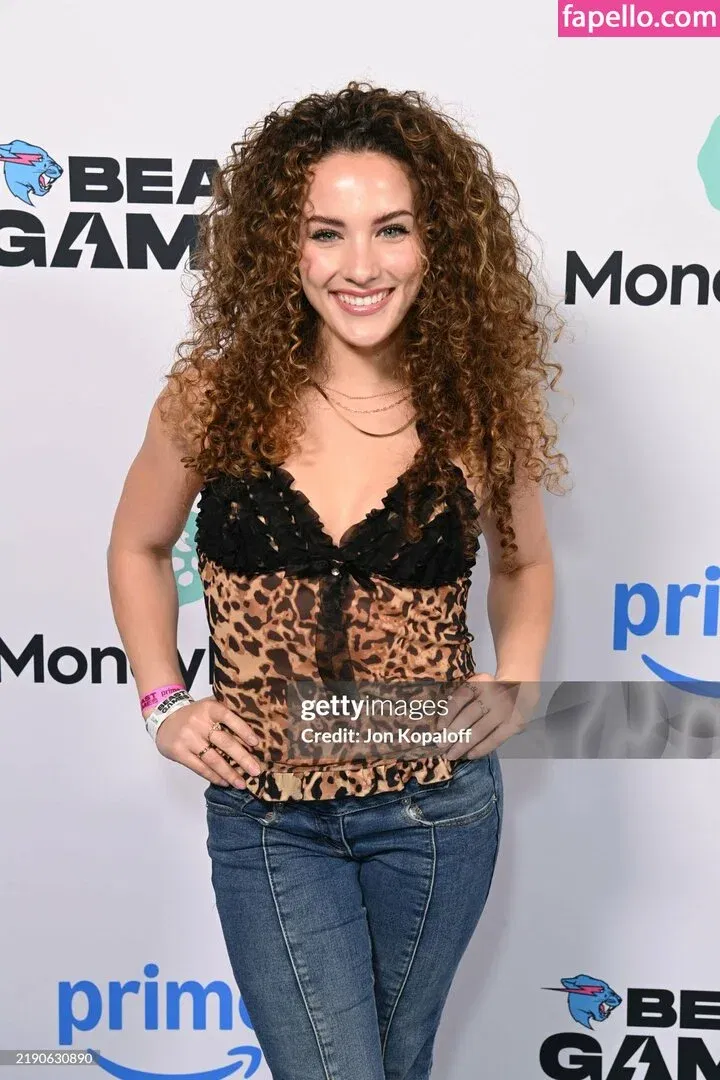 Sofie Dossi / sofiedossi Onlyfans Photo Gallery 