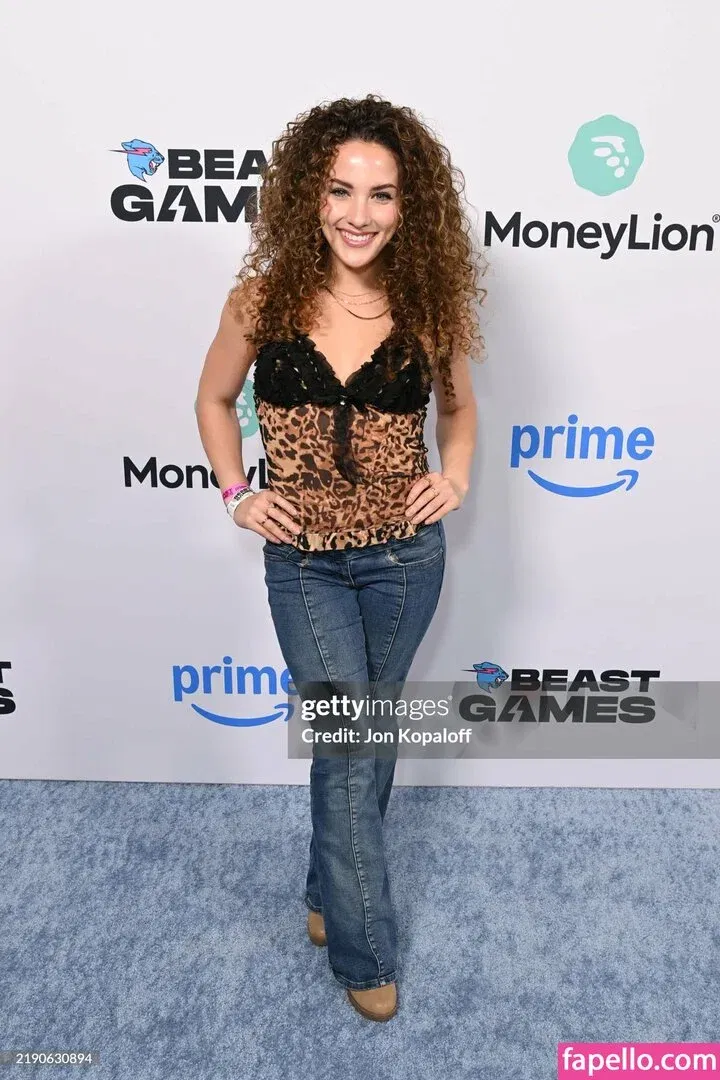 Sofie Dossi / sofiedossi Onlyfans Photo Gallery 