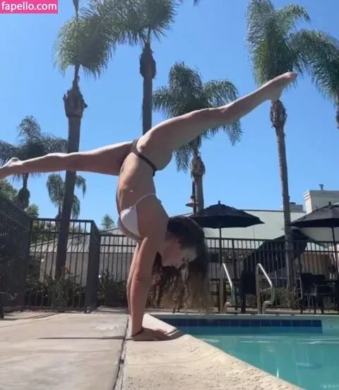 Sofie Dossi / sofiedossi Onlyfans Photo Gallery 