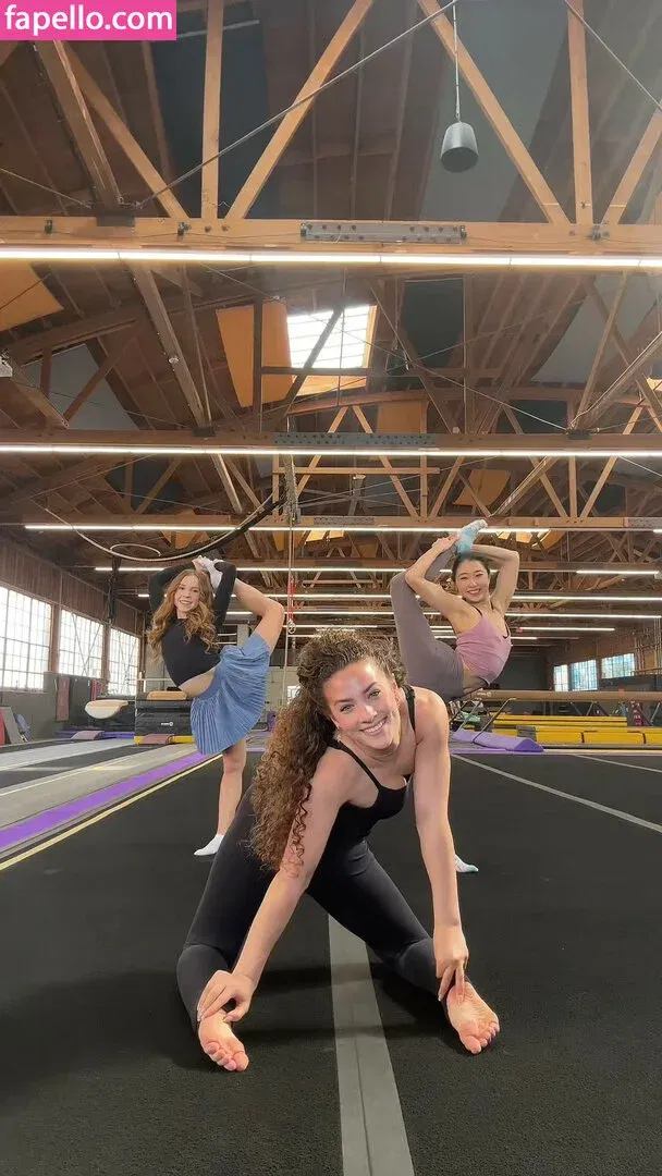 Sofie Dossi / sofiedossi Onlyfans Photo Gallery 