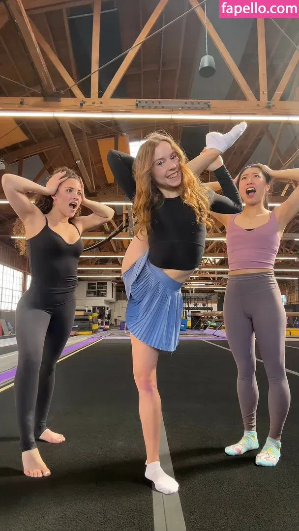 Sofie Dossi / sofiedossi Onlyfans Photo Gallery 