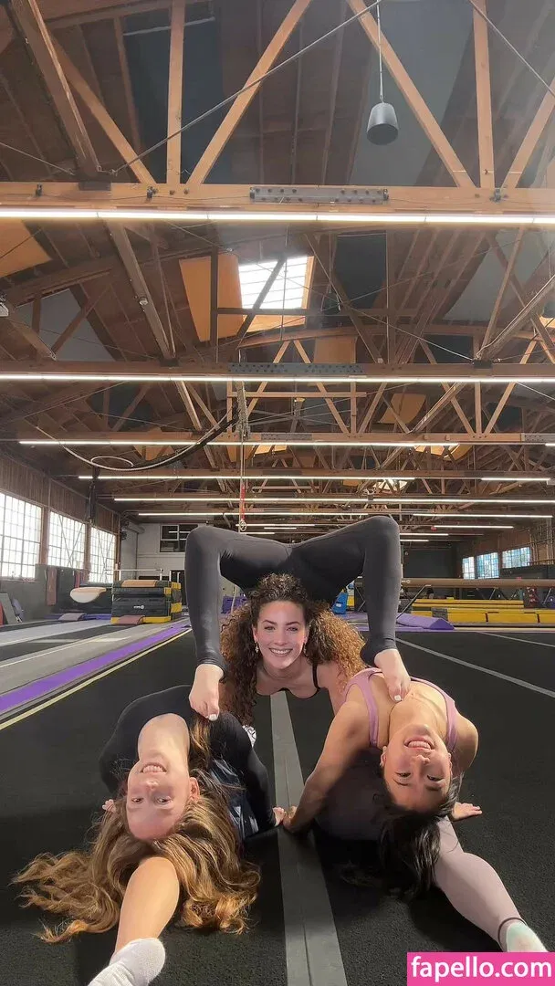 Sofie Dossi / sofiedossi Onlyfans Photo Gallery 