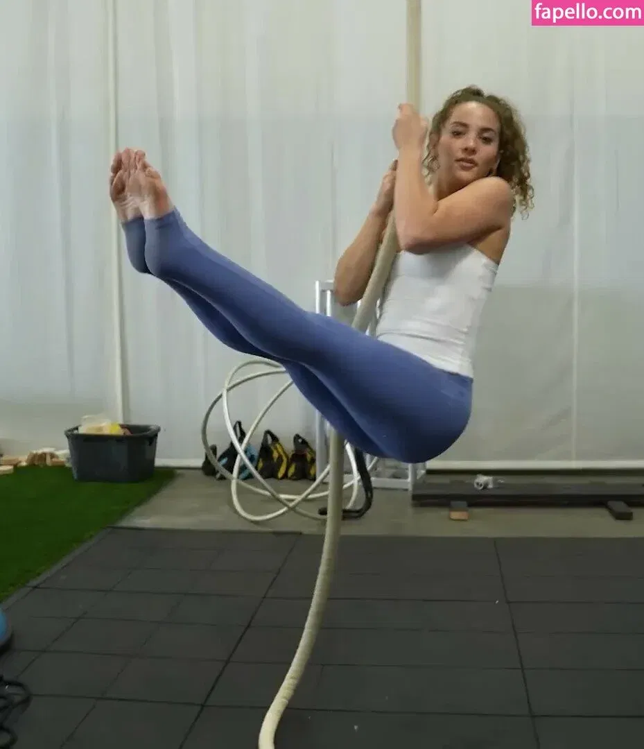 Sofie Dossi / sofiedossi Onlyfans Photo Gallery 