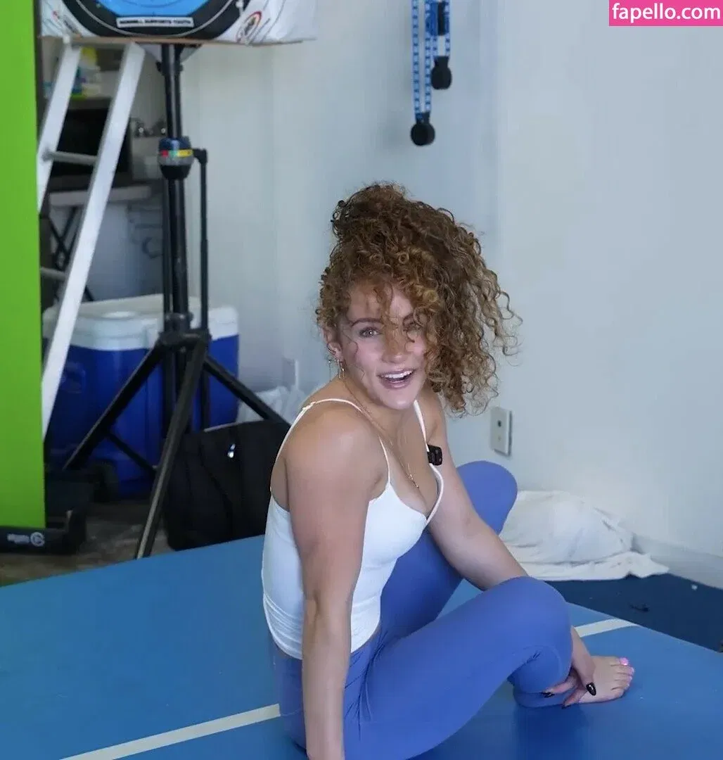 Sofie Dossi / sofiedossi Onlyfans Photo Gallery 