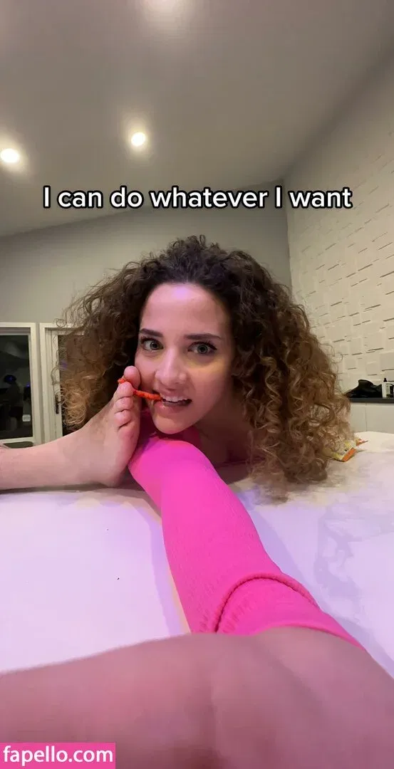 Sofie Dossi / sofiedossi Onlyfans Photo Gallery 