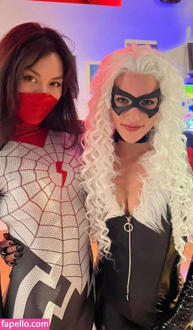 Sofie Dossi / sofiedossi Onlyfans Photo Gallery 