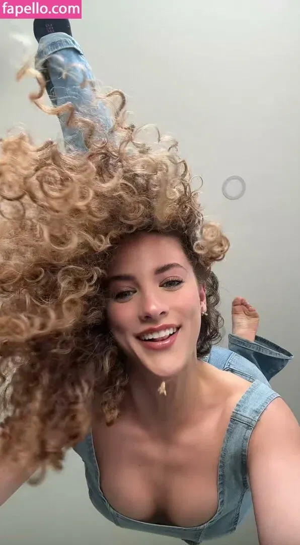 Sofie Dossi / sofiedossi Onlyfans Photo Gallery 
