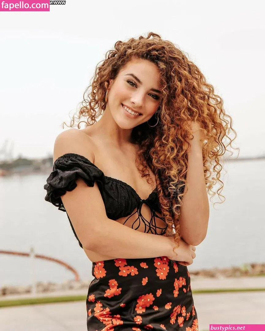 Sofie Dossi / sofiedossi Onlyfans Photo Gallery 