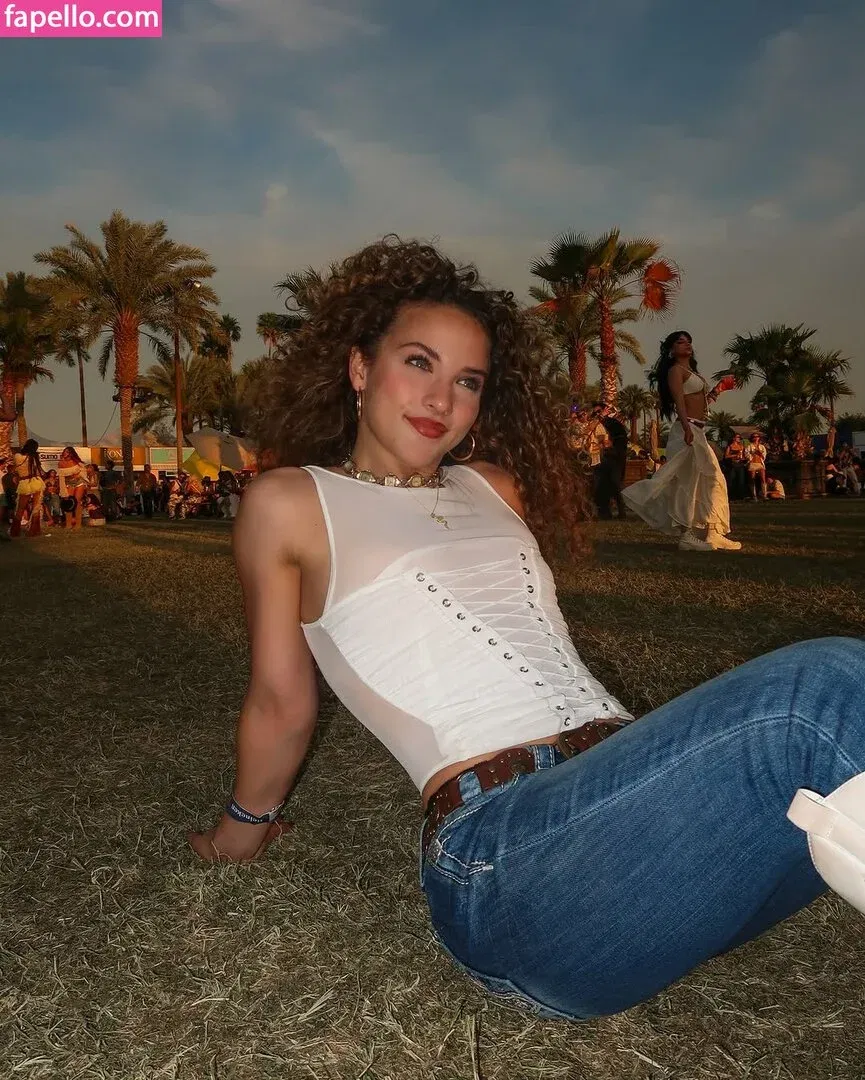 Sofie Dossi / sofiedossi Onlyfans Photo Gallery 