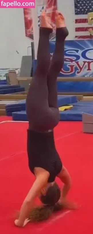 Sofie Dossi / sofiedossi Onlyfans Photo Gallery 