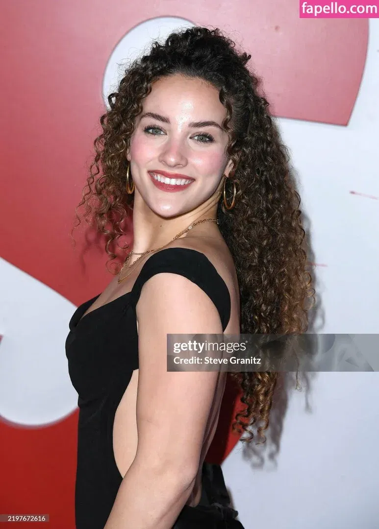 Sofie Dossi / sofiedossi Onlyfans Photo Gallery 