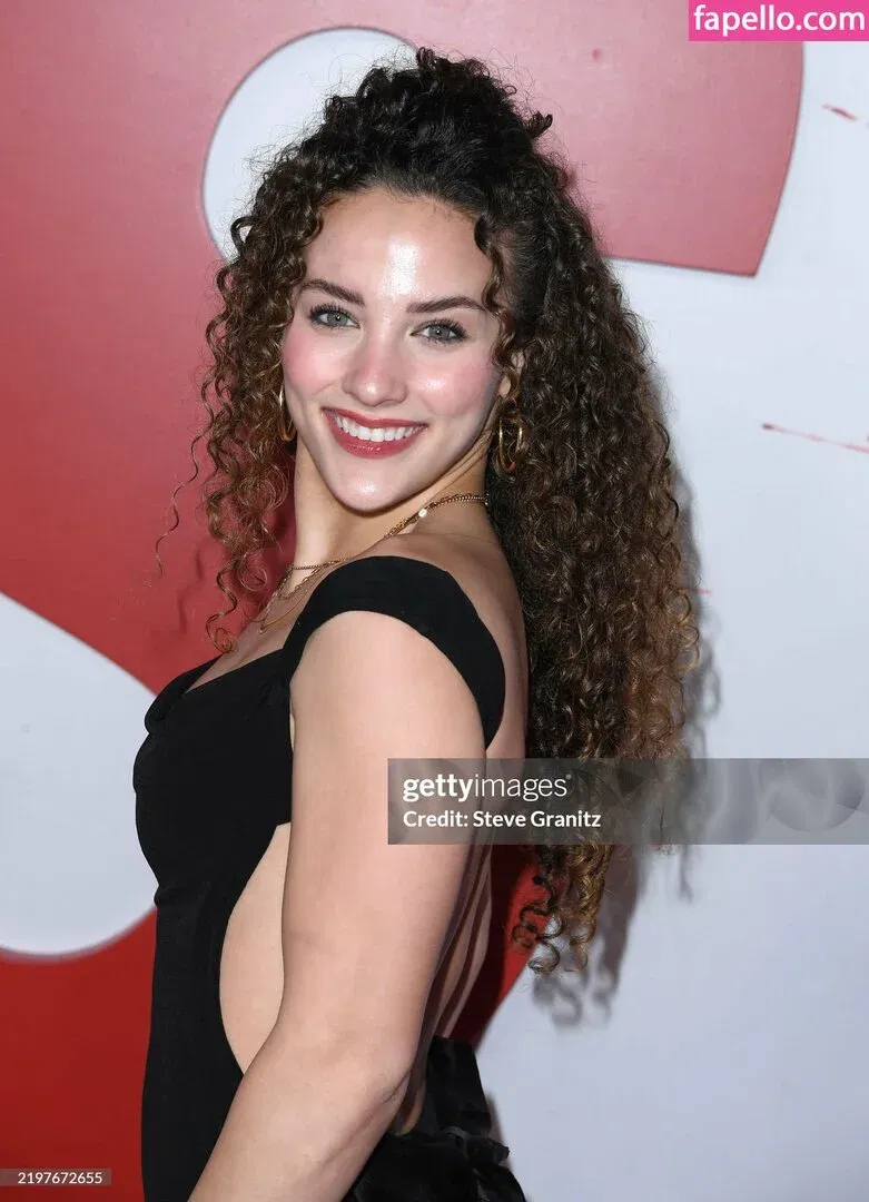 Sofie Dossi / sofiedossi Onlyfans Photo Gallery 