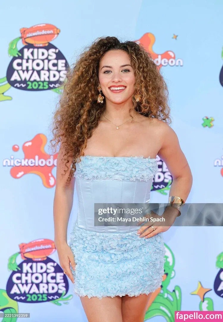 Sofie Dossi / sofiedossi Onlyfans Photo Gallery 