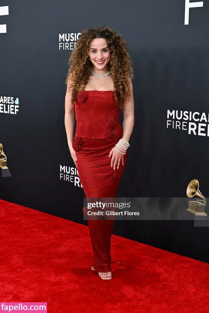 Sofie Dossi / sofiedossi Onlyfans Photo Gallery 