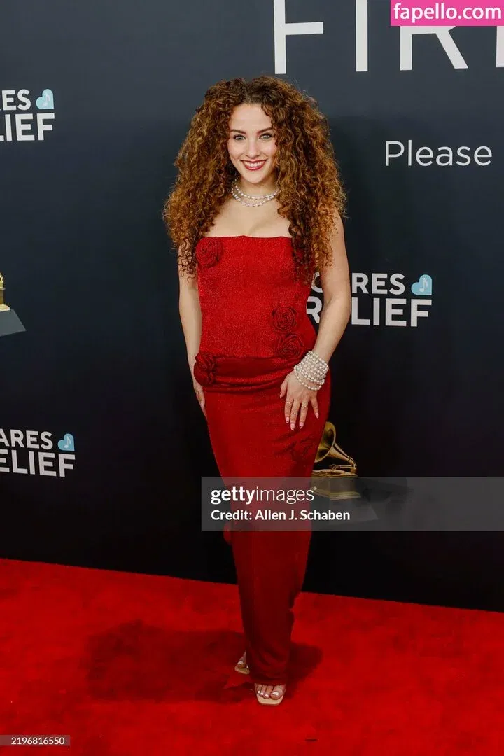 Sofie Dossi / sofiedossi Onlyfans Photo Gallery 