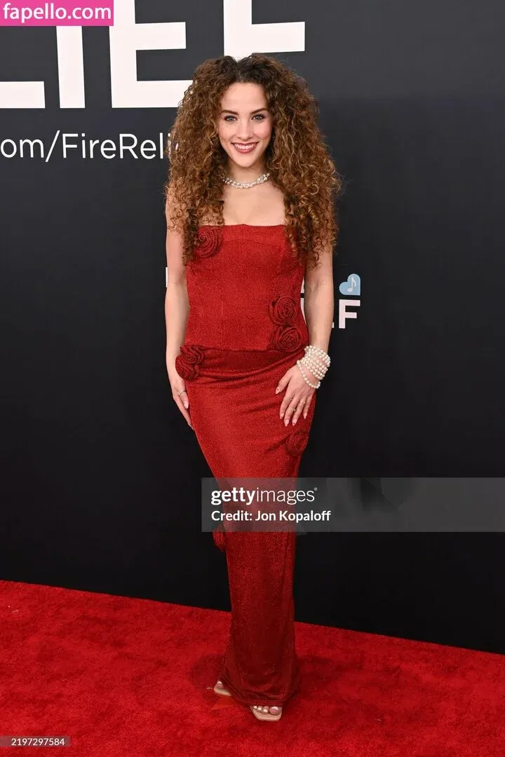 Sofie Dossi / sofiedossi Onlyfans Photo Gallery 