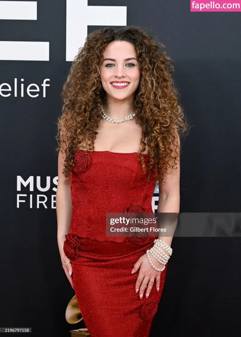 Sofie Dossi / sofiedossi Onlyfans Photo Gallery 