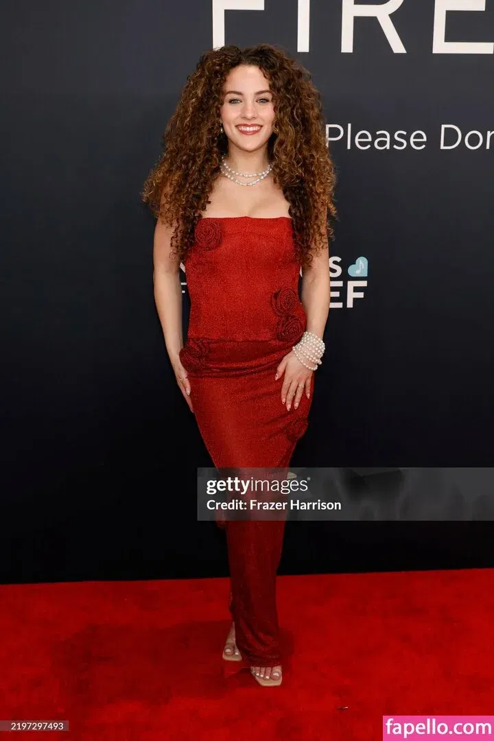 Sofie Dossi / sofiedossi Onlyfans Photo Gallery 