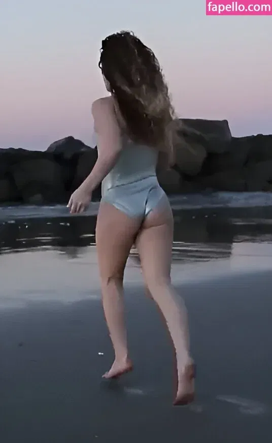 Sofie Dossi / sofiedossi Onlyfans Photo Gallery 