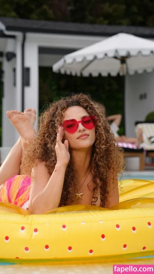 Sofie Dossi / sofiedossi Onlyfans Photo Gallery 