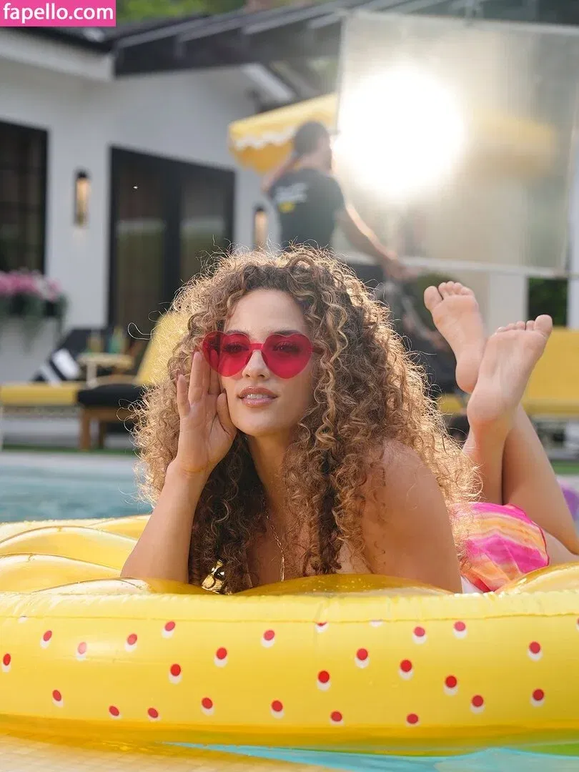 Sofie Dossi / sofiedossi Onlyfans Photo Gallery 