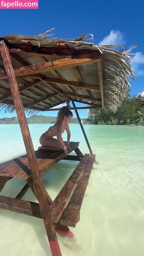 Sofie Dossi / sofiedossi Onlyfans Photo Gallery 