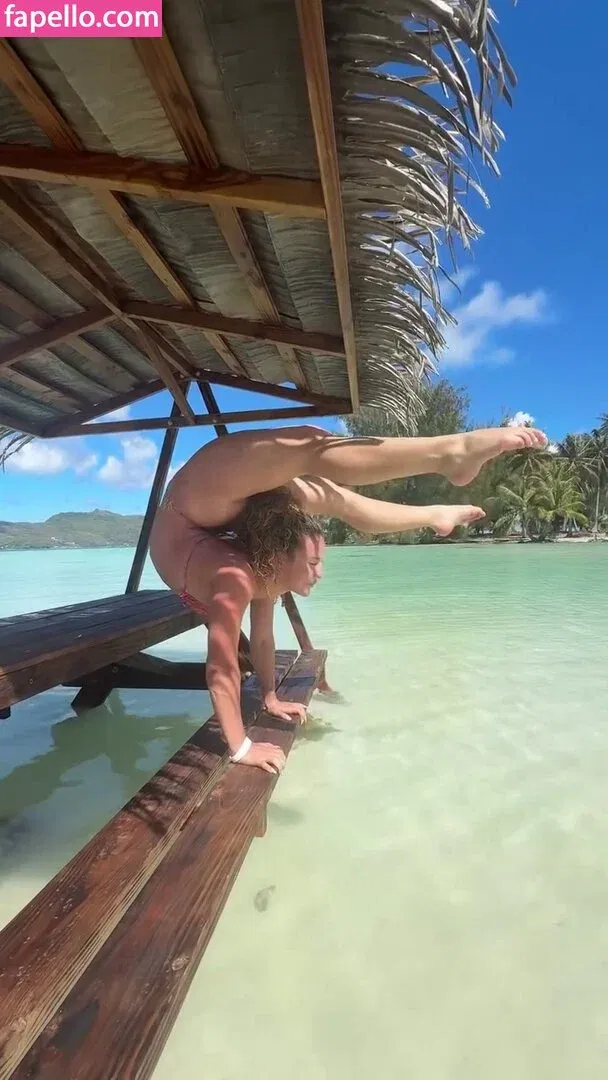 Sofie Dossi / sofiedossi Onlyfans Photo Gallery 