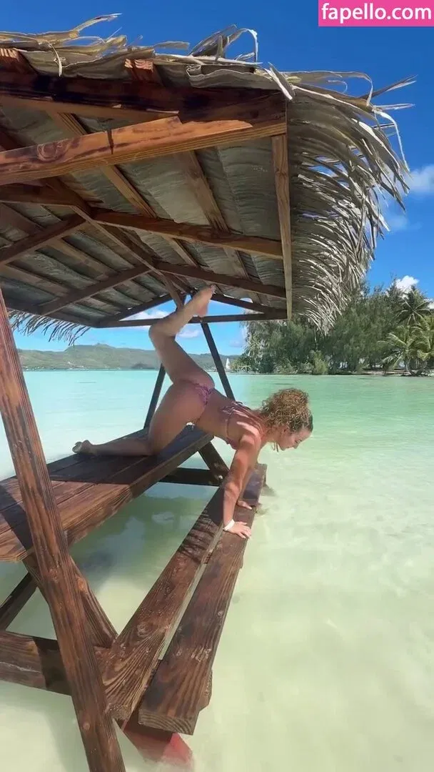 Sofie Dossi / sofiedossi Onlyfans Photo Gallery 