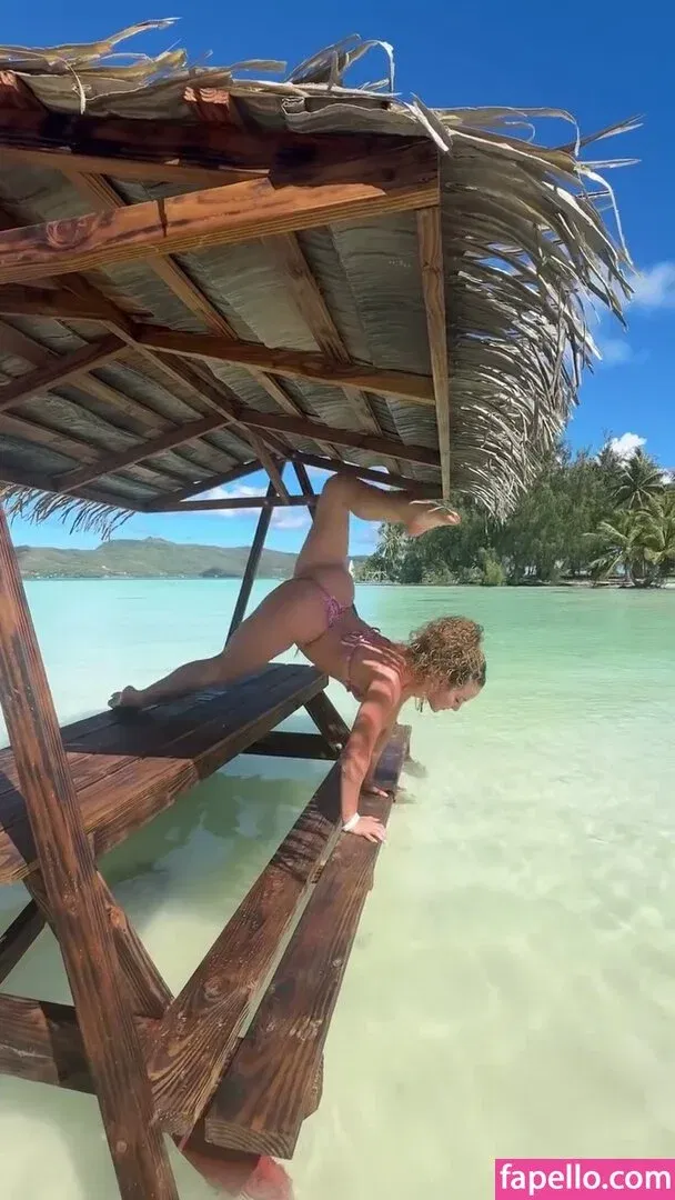 Sofie Dossi / sofiedossi Onlyfans Photo Gallery 